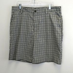 Izod Golf Xtreme Function Size 36 Plaid Flat Front Shorts‎ Polyester